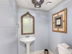 612 Valencia Ave 104, Coral Gables FL 33134