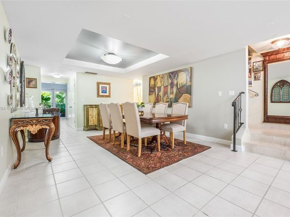 612 Valencia Ave 104, Coral Gables FL 33134
