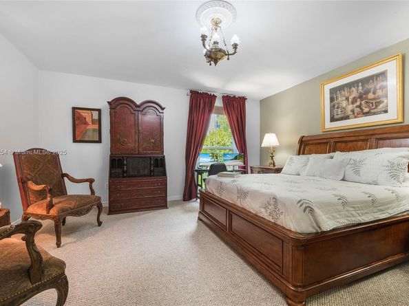 612 Valencia Ave 104, Coral Gables FL 33134