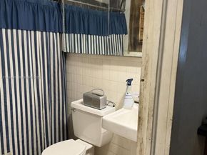 1568 NE 35th St, Oakland Park FL 33334