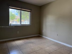 3390 NE 9th St 104, Homestead FL 33033