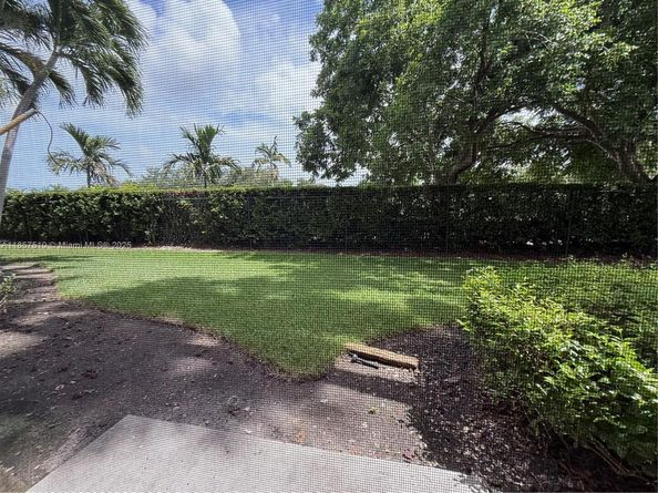 3390 NE 9th St 104, Homestead FL 33033