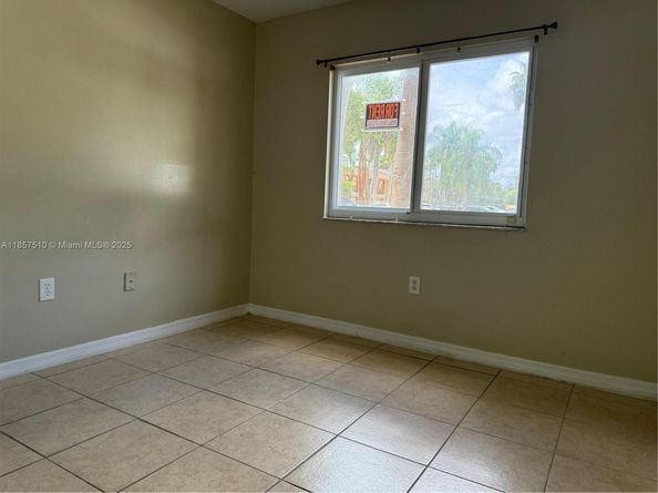 3390 NE 9th St 104, Homestead FL 33033