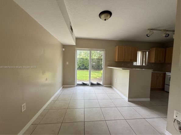 3390 NE 9th St 104, Homestead FL 33033