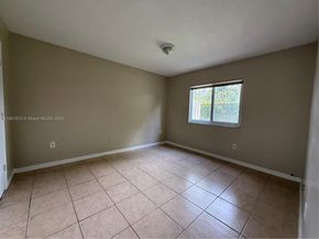 3390 NE 9th St 104, Homestead FL 33033