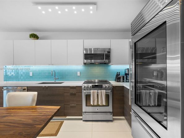 100 Lincoln Rd 1523/1525, Miami Beach FL 33139