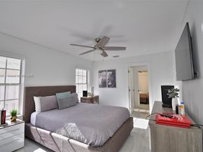 710 Lake Blvd, Weston FL 33326