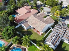710 Lake Blvd, Weston FL 33326