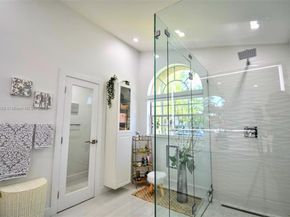 710 Lake Blvd, Weston FL 33326
