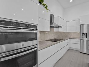 710 Lake Blvd, Weston FL 33326