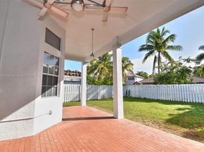 710 Lake Blvd, Weston FL 33326
