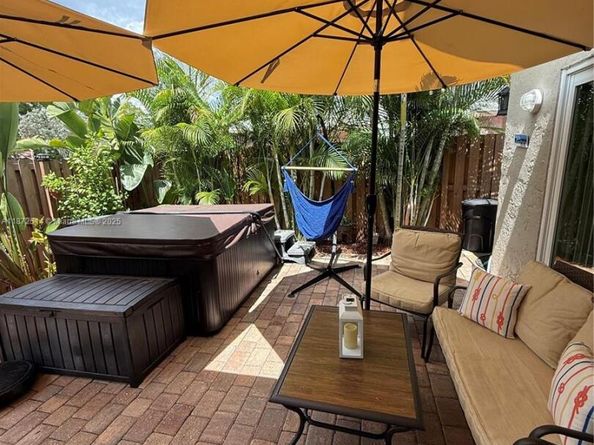 13293 NW 6th Pl, Plantation FL 33325