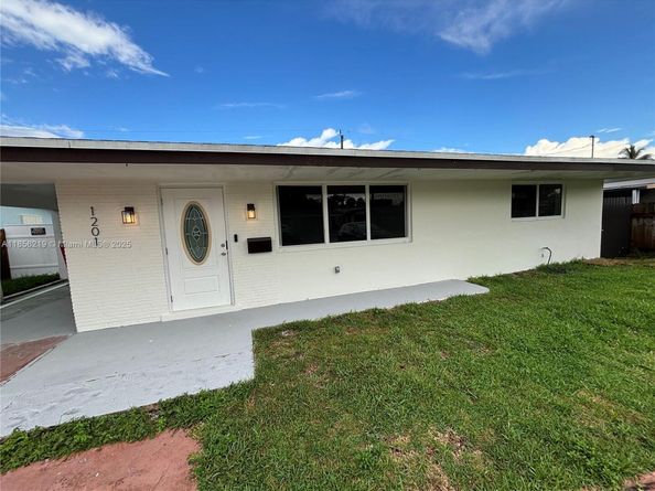 1201 NW 79th Way, Pembroke Pines FL 33024