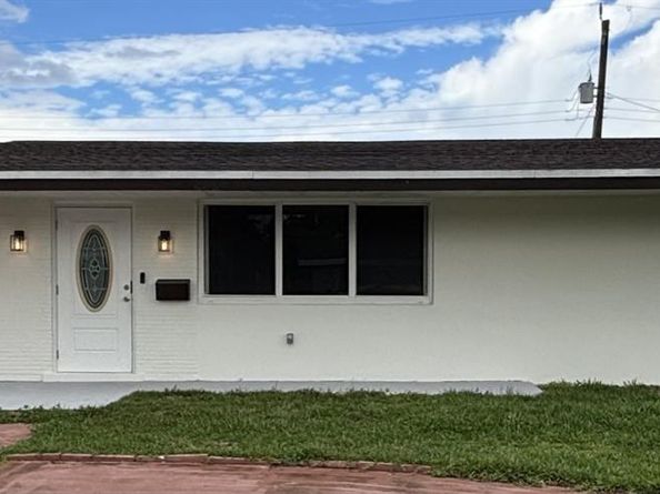 1201 NW 79th Way, Pembroke Pines FL 33024