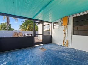 705 E 9th Ln, Hialeah FL 33010