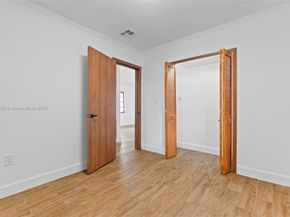 705 E 9th Ln, Hialeah FL 33010