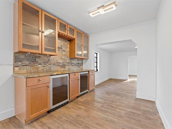 705 E 9th Ln, Hialeah FL 33010