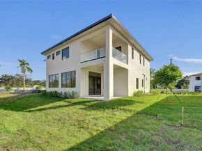 13023 Davie Oaks Dr, Davie FL 33325