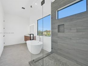 13023 Davie Oaks Dr, Davie FL 33325