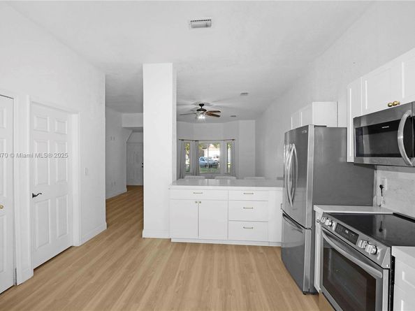 1966 SE 23rd Ter, Homestead FL 33035