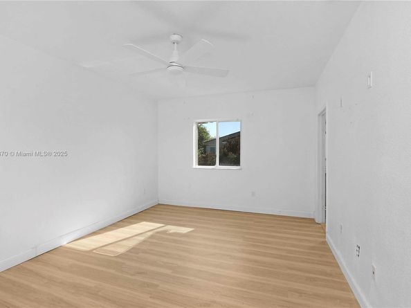 1966 SE 23rd Ter, Homestead FL 33035