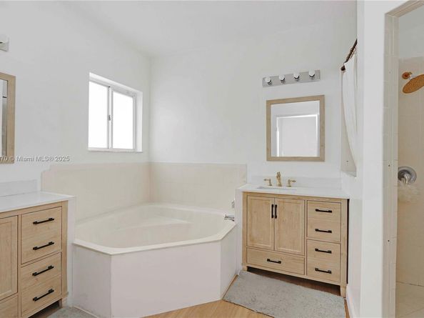 1966 SE 23rd Ter, Homestead FL 33035