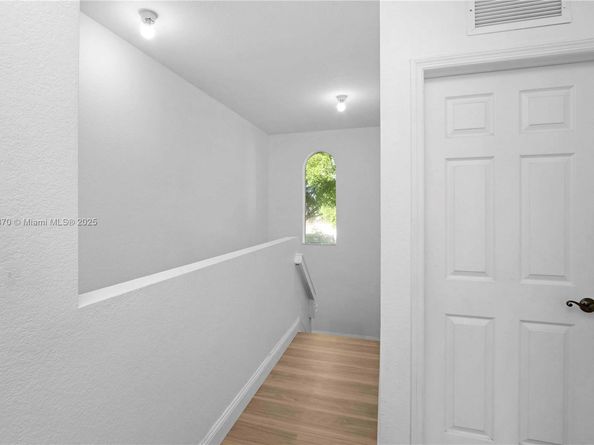 1966 SE 23rd Ter, Homestead FL 33035