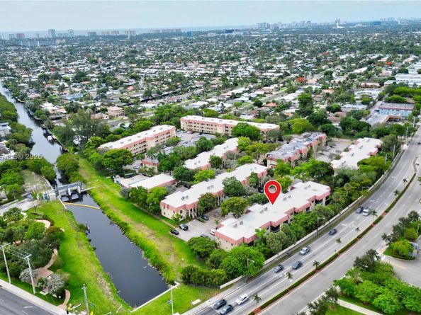 136 S Cypress Rd 323, Pompano Beach FL 33060