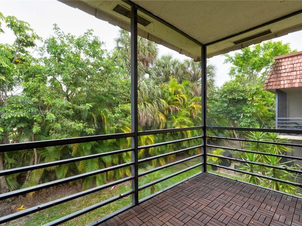 136 S Cypress Rd 323, Pompano Beach FL 33060