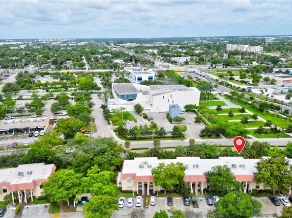 136 S Cypress Rd 323, Pompano Beach FL 33060