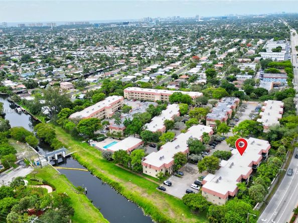 136 S Cypress Rd 323, Pompano Beach FL 33060
