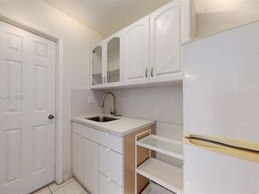 1611 SW 21st St, Miami FL 33145