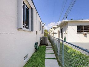 1611 SW 21st St, Miami FL 33145