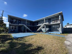 927 S Pine St, Lake Worth FL 33460