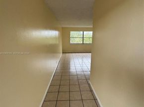 927 S Pine St, Lake Worth FL 33460