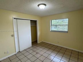 927 S Pine St, Lake Worth FL 33460