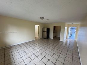 927 S Pine St, Lake Worth FL 33460