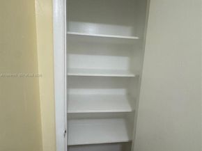 927 S Pine St, Lake Worth FL 33460