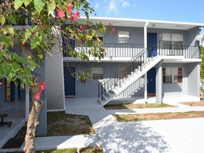 927 S Pine St, Lake Worth FL 33460