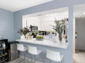 8460 SW 154th Cir Ct 121, Miami FL 33193