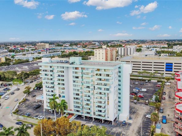 1825 W 44th Pl 1111, Hialeah FL 33012