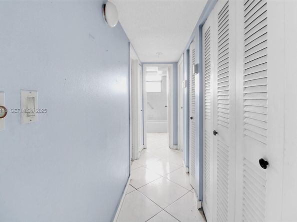 1825 W 44th Pl 1111, Hialeah FL 33012