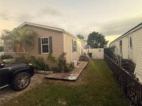 21640 NW 3rd Pl, Pembroke Pines FL 33029