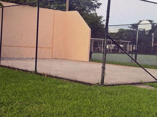 21640 NW 3rd Pl, Pembroke Pines FL 33029