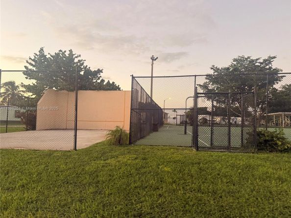 21640 NW 3rd Pl, Pembroke Pines FL 33029