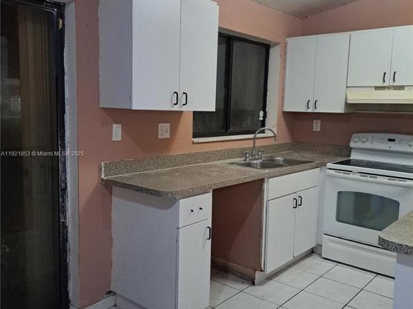 28322 SW 141st Ct, Homestead FL 33033