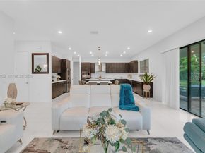 9150 Parkland Bay Dr, Parkland FL 33076