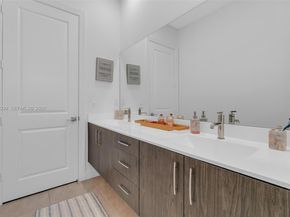 9150 Parkland Bay Dr, Parkland FL 33076