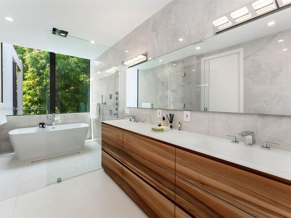 3114 Prairie Ave, Miami Beach FL 33140