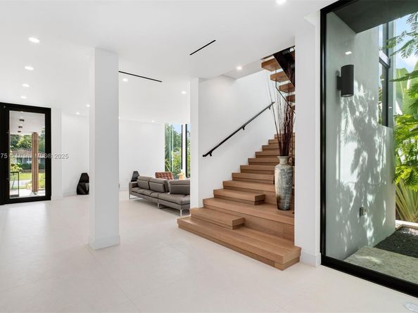 3114 Prairie Ave, Miami Beach FL 33140